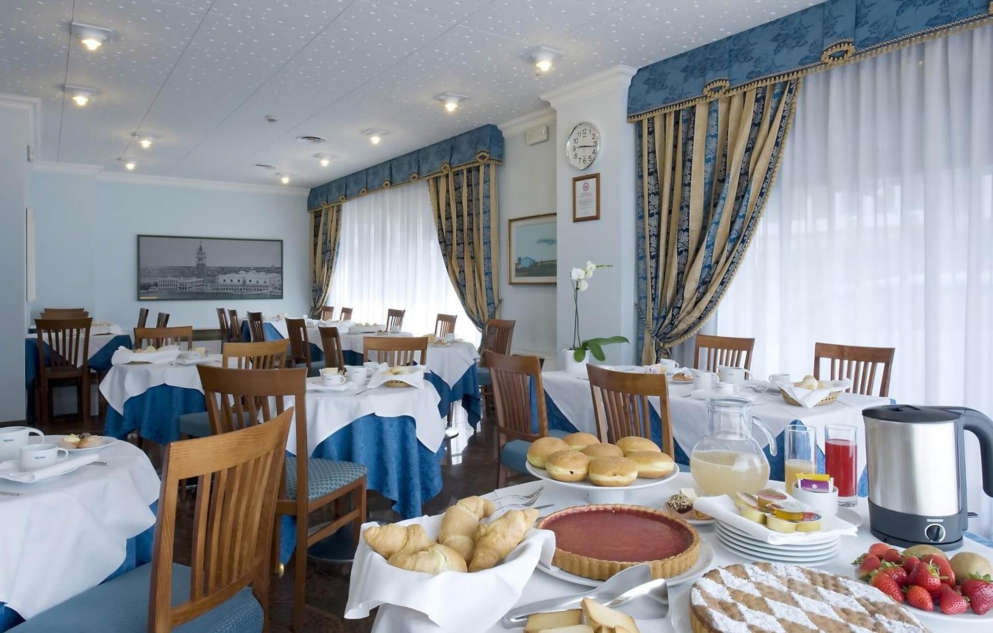 Hotel President Venezia Mestre Bagian luar foto