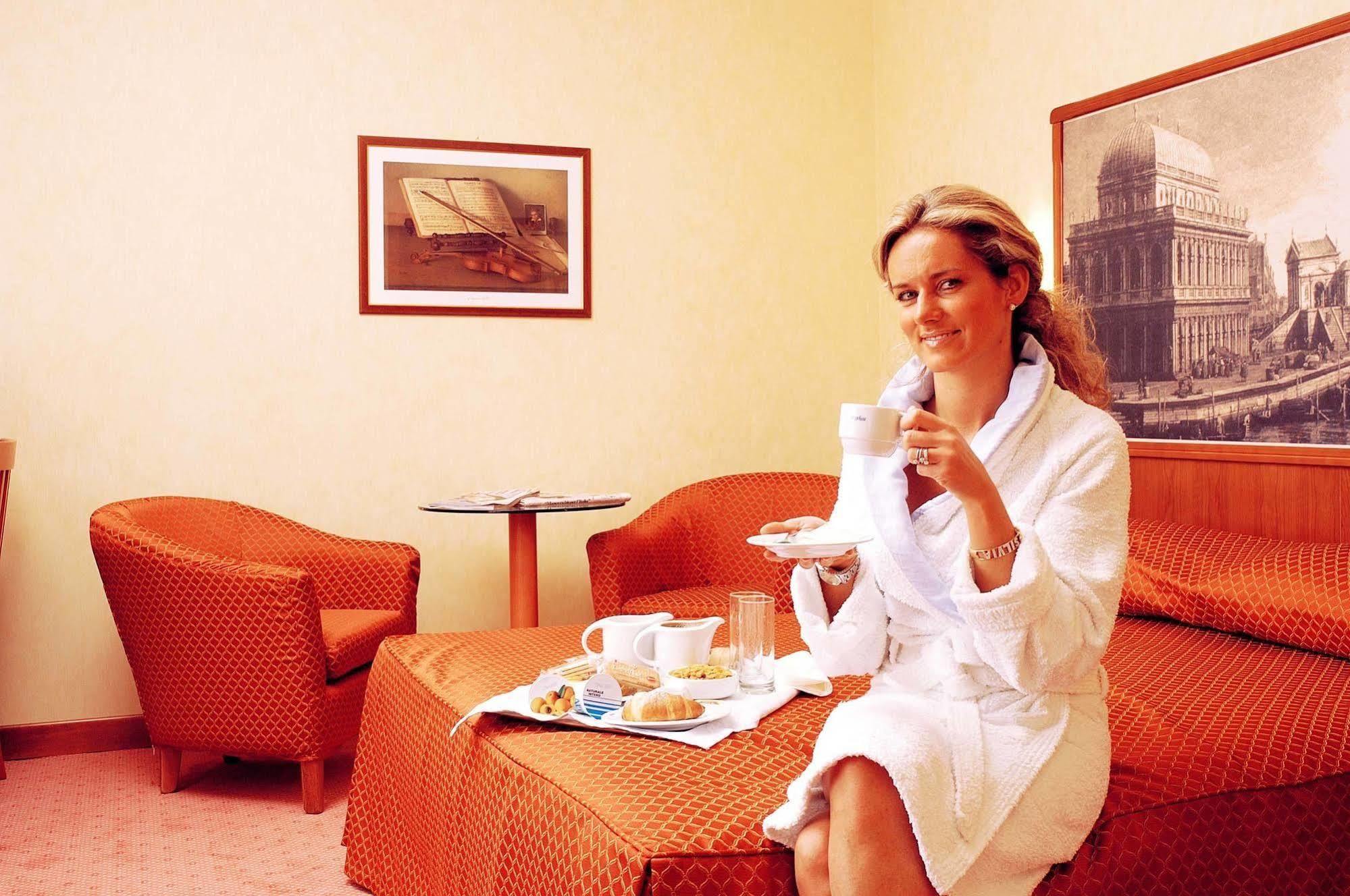Hotel President Venezia Mestre Bagian luar foto